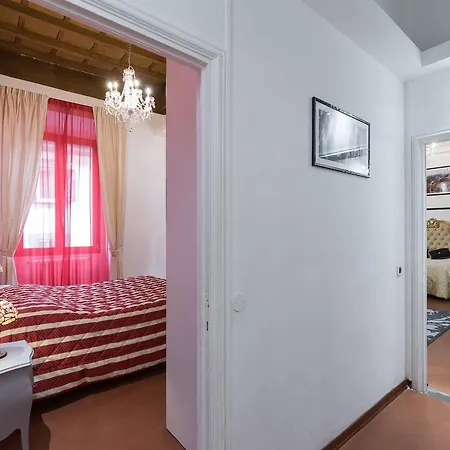 Lägenhet Servi Florens